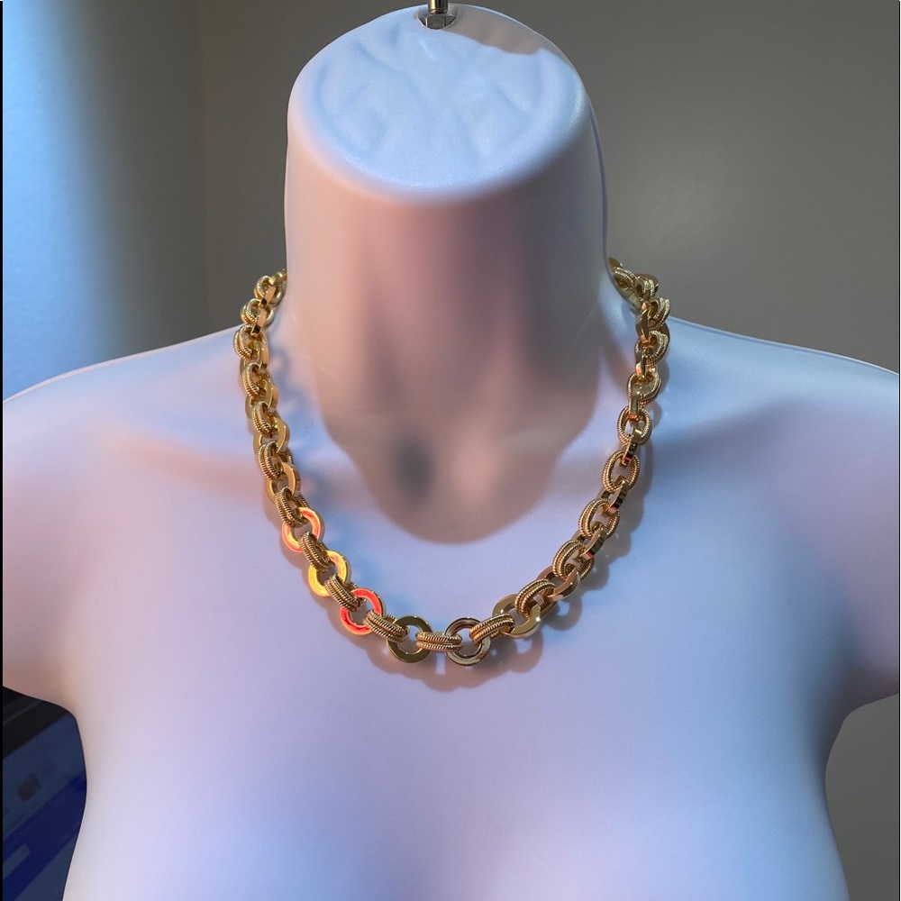 Vintage St John Gold plated Necklace. Brand New - Picture 2 of 8
